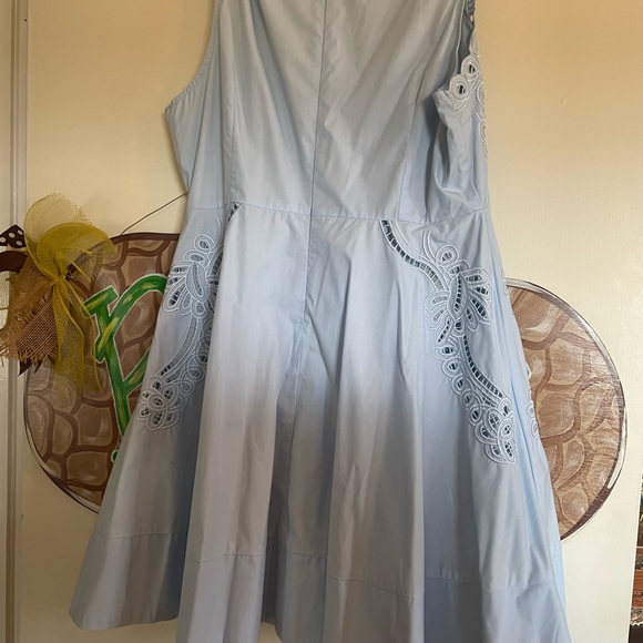 ESLEY large baby blue lace detail dress never worn - Picture 3 of 4